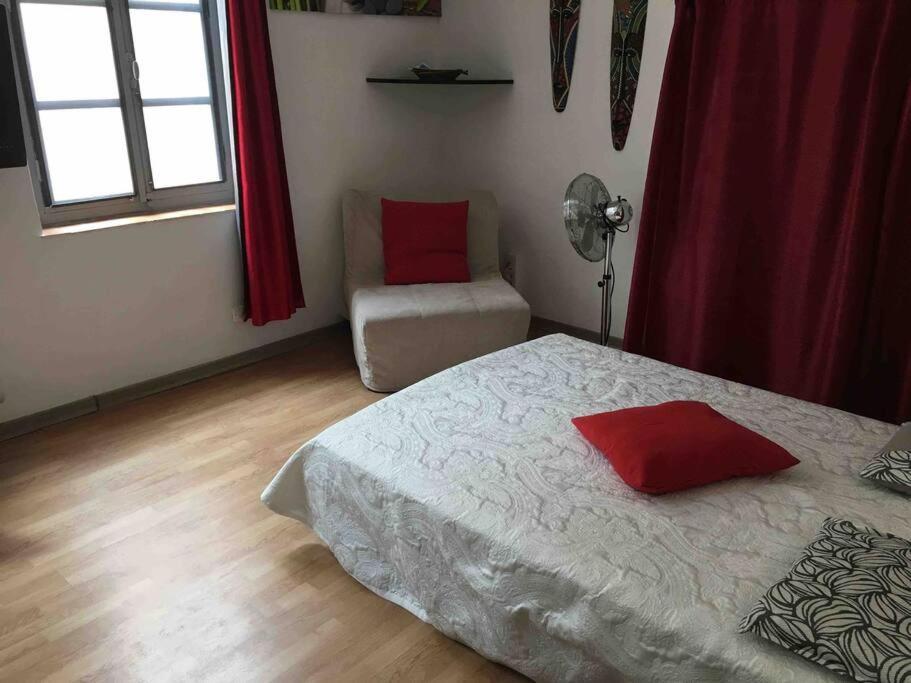 Jolie Studio Dans Le Centre Historique De Narbonne Apartment Екстериор снимка